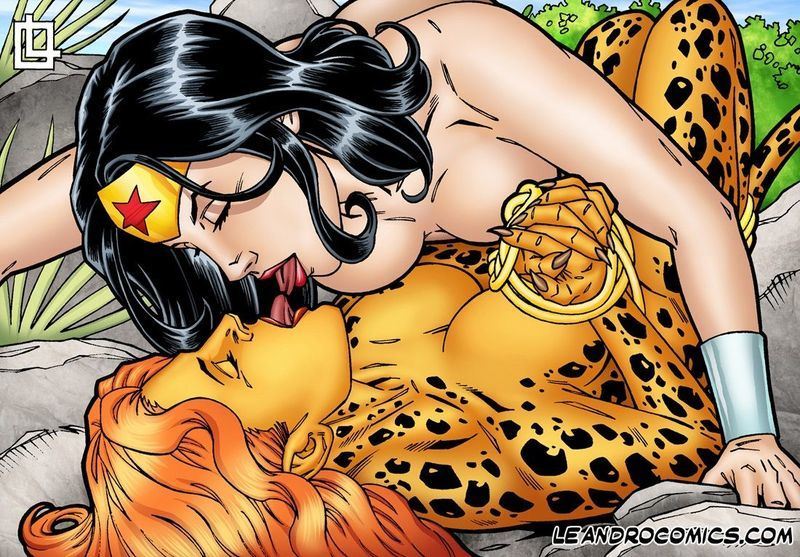 Leandro Comics Hot lesbian sex featuring Wonder Woman and Cheetah